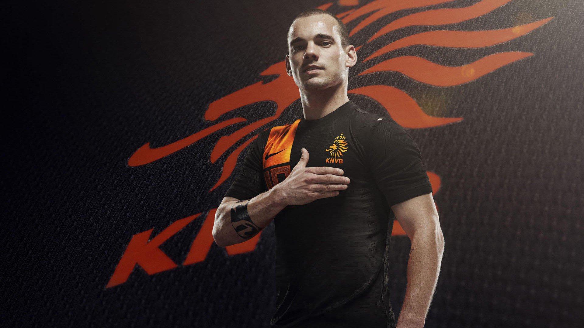 温网2024，阿尔卡拉斯卫冕成功，斯瓦泰克首夺草地大满贯