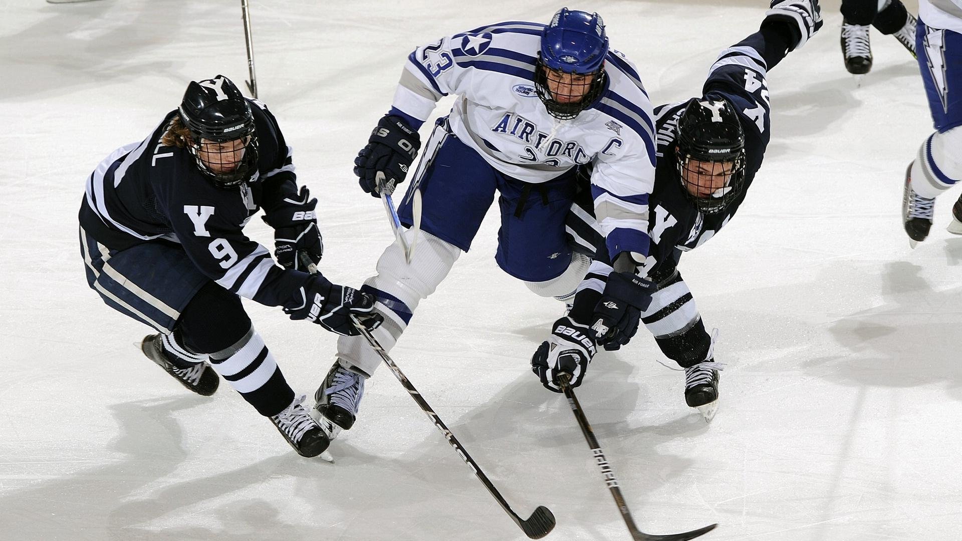 NBA季后赛激战正酣，凯尔特人逆转雄鹿，塔图姆狂砍42分创纪录